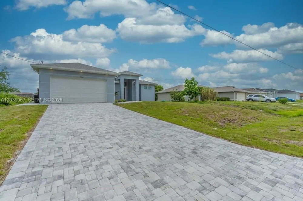 5054 Benton St Lehigh Acres, FL 33971