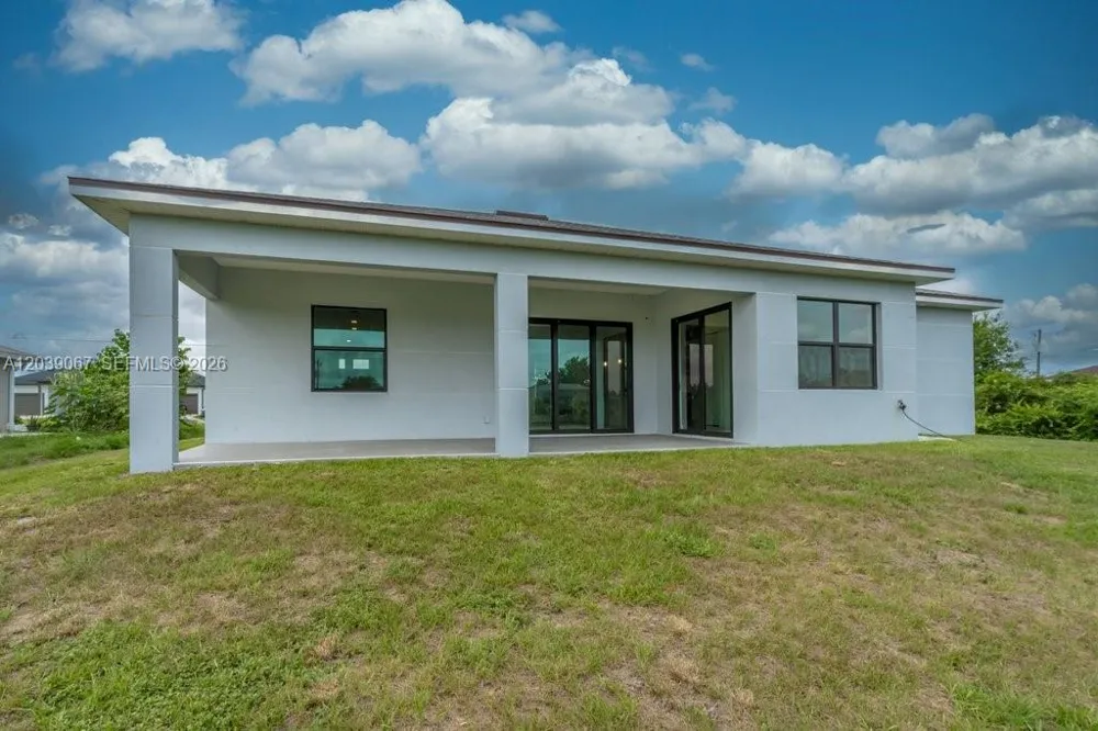5054 Benton St Lehigh Acres, FL 33971