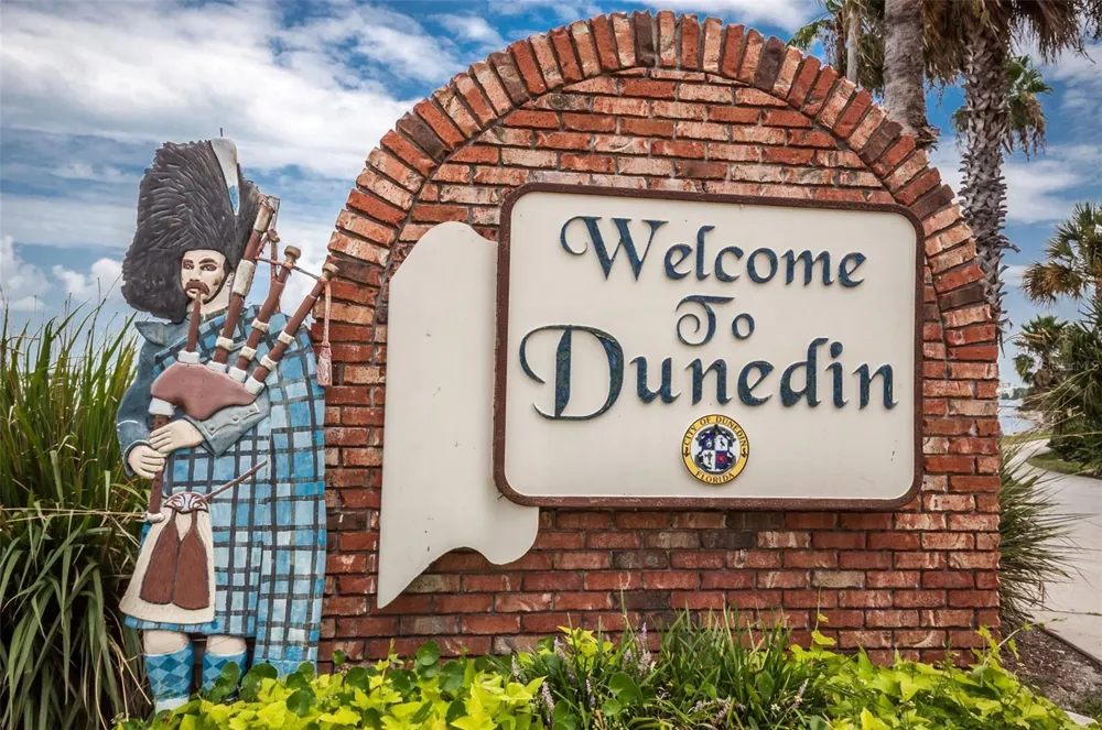 525 LEXINGTON STREET Dunedin, FL 34698