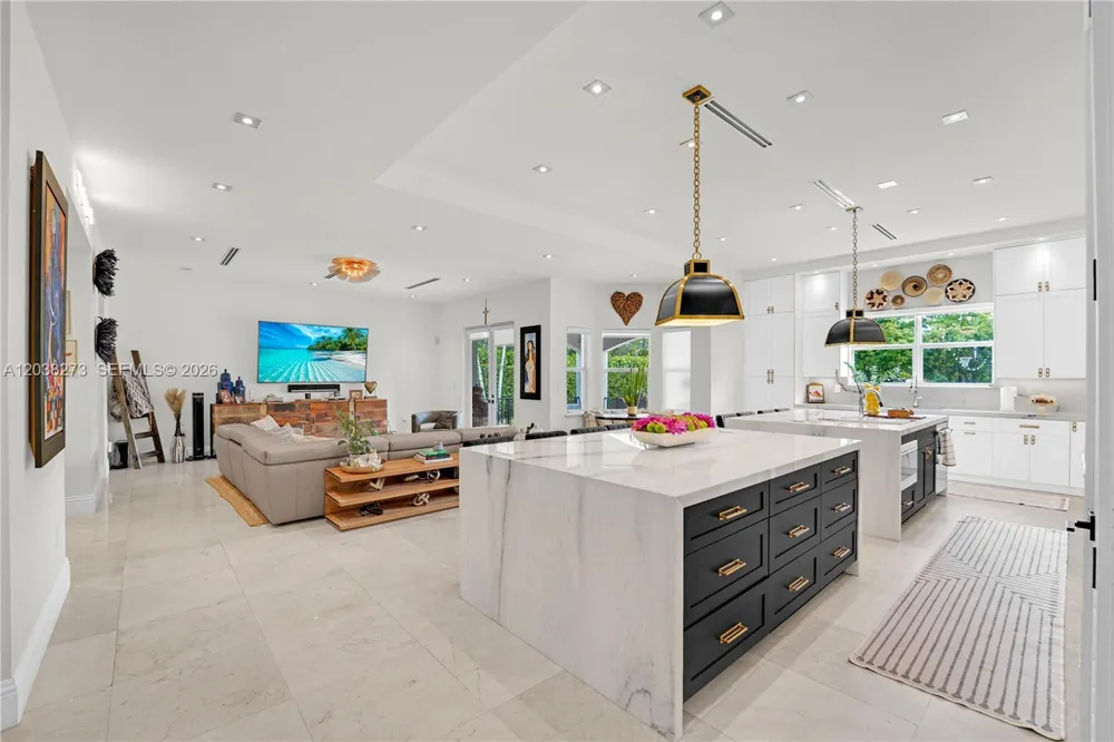 11111 SW 77th Ave Pinecrest, FL 33156
