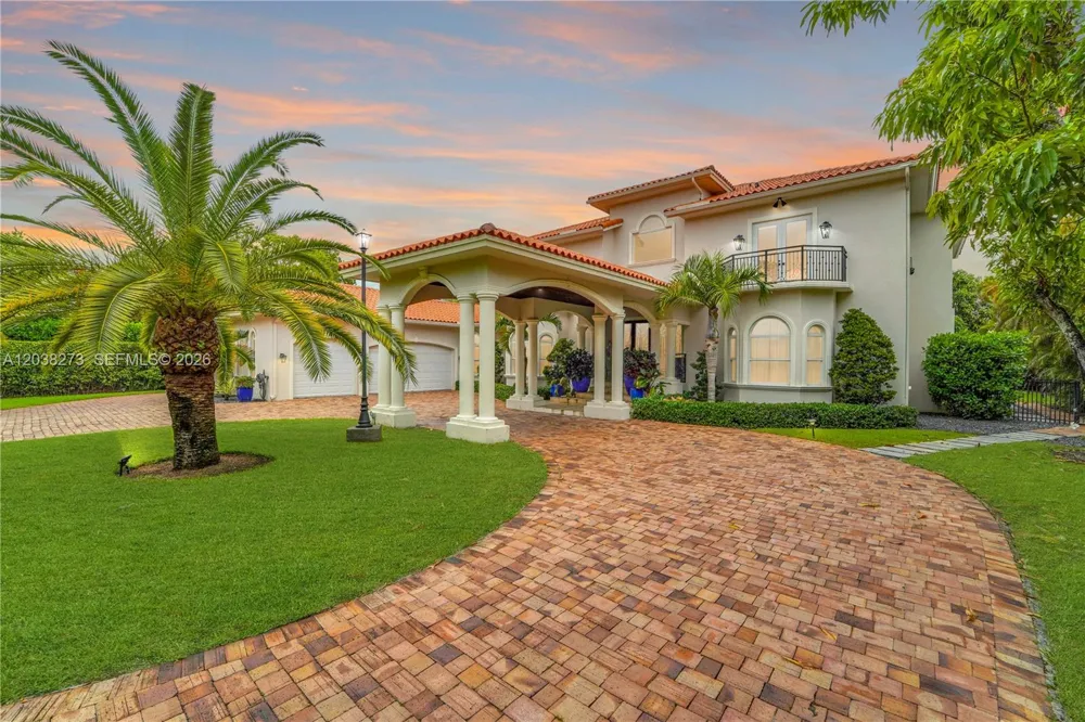 11111 SW 77th Ave Pinecrest, FL 33156