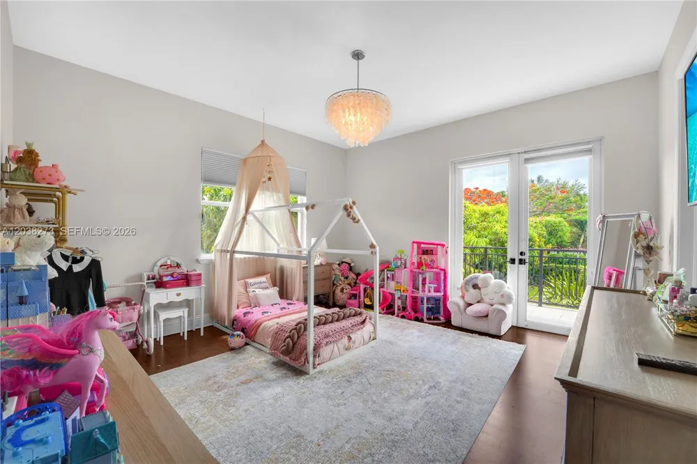 11111 SW 77th Ave Pinecrest, FL 33156