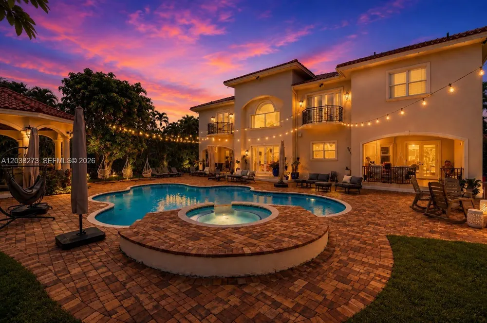 11111 SW 77th Ave Pinecrest, FL 33156