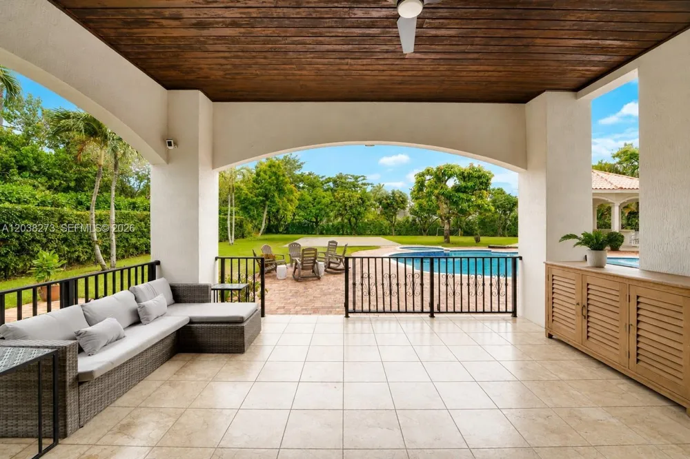 11111 SW 77th Ave Pinecrest, FL 33156