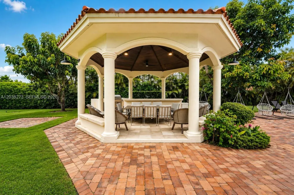 11111 SW 77th Ave Pinecrest, FL 33156