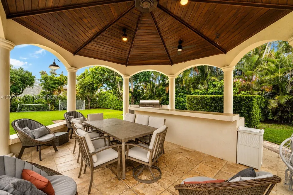 11111 SW 77th Ave Pinecrest, FL 33156