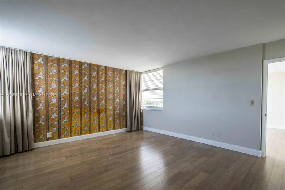 9500 W Bay Harbor Dr #7D Bay Harbor Islands, FL 33154