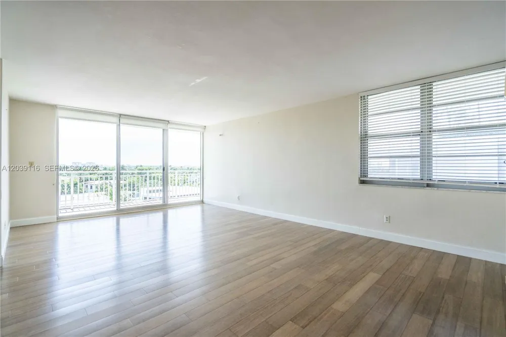 9500 W Bay Harbor Dr #7D Bay Harbor Islands, FL 33154