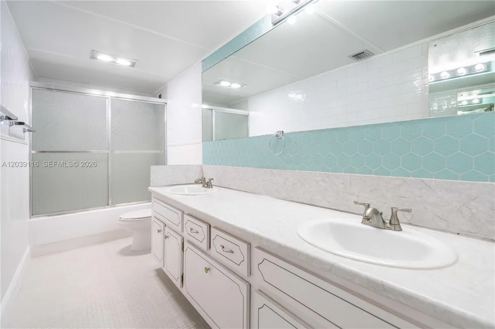 9500 W Bay Harbor Dr #7D Bay Harbor Islands, FL 33154