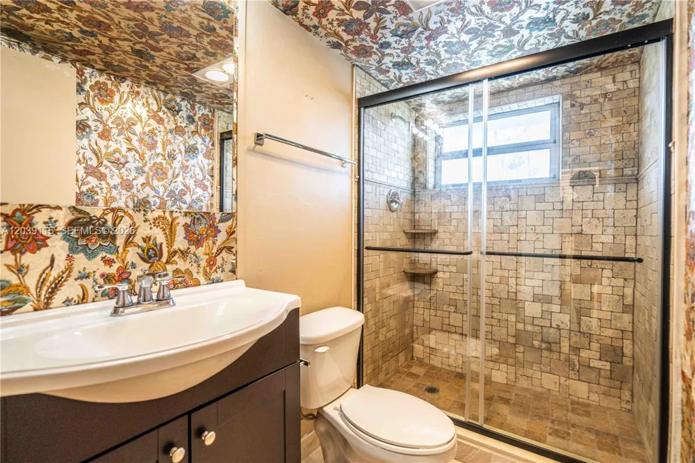 9500 W Bay Harbor Dr #7D Bay Harbor Islands, FL 33154