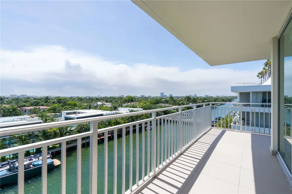 9500 W Bay Harbor Dr #7D Bay Harbor Islands, FL 33154