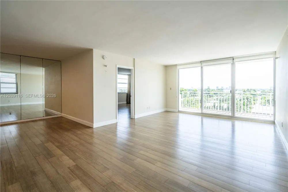 9500 W Bay Harbor Dr #7D Bay Harbor Islands, FL 33154