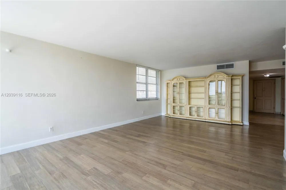 9500 W Bay Harbor Dr #7D Bay Harbor Islands, FL 33154