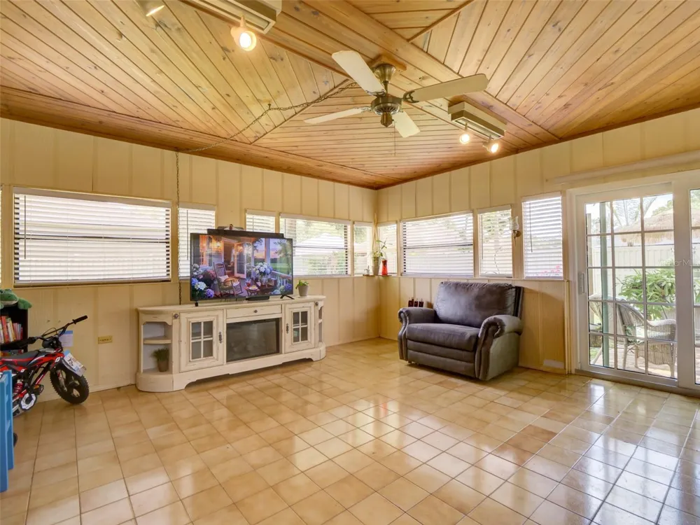 440 E CITRUS STREET Altamonte Springs, FL 32701
