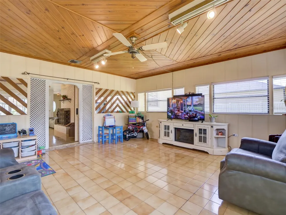 440 E CITRUS STREET Altamonte Springs, FL 32701