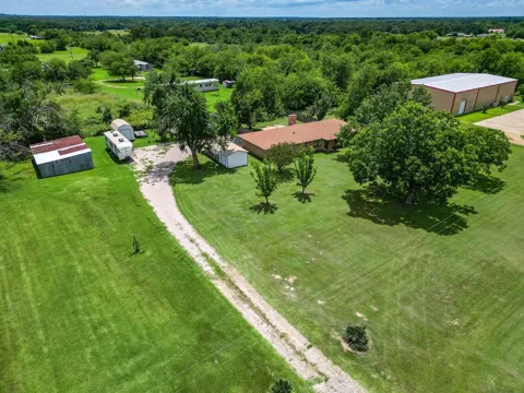 882 Farm Road 1537