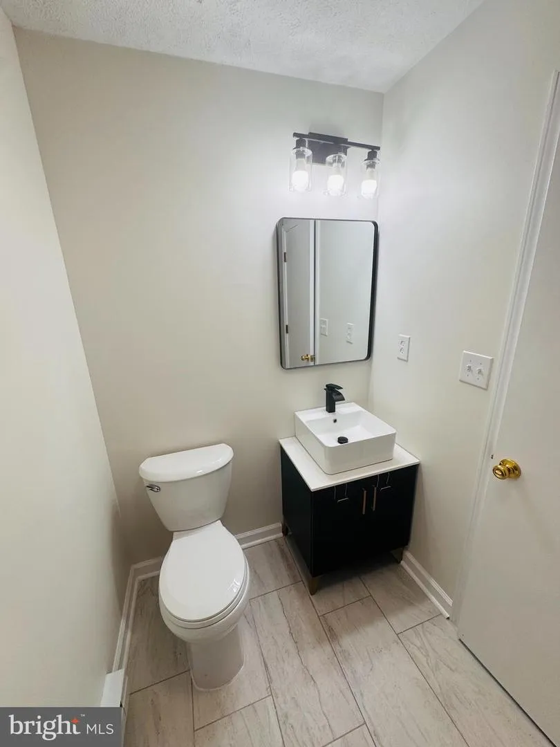 211 FAIR LN Winchester, VA 22603