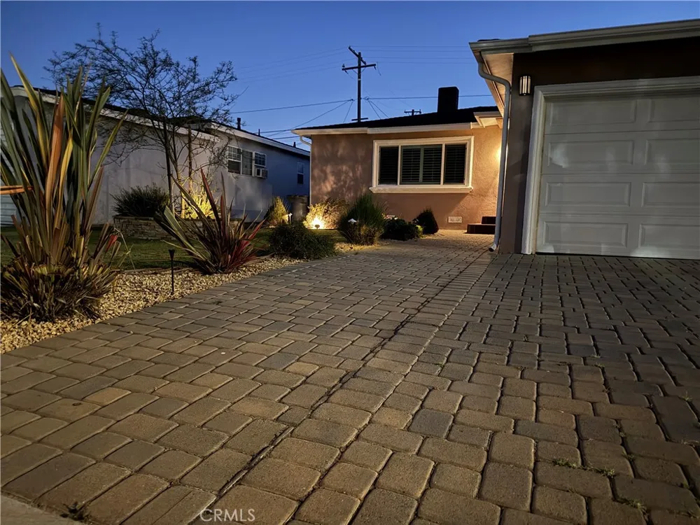 16205 Wilkie Avenue Torrance, CA 90504