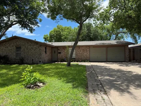 1008 Diomede Dr