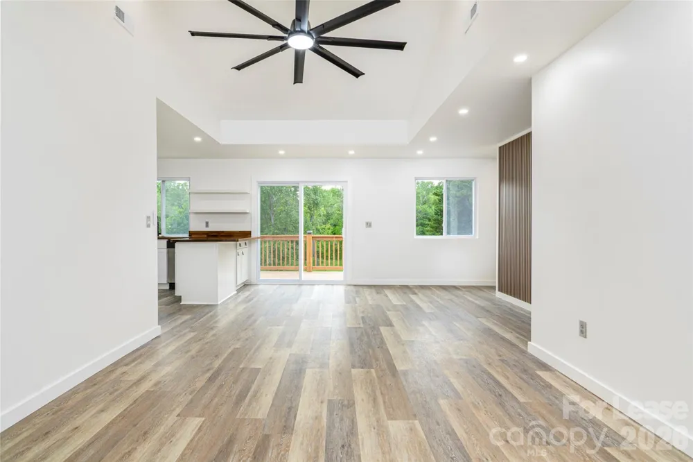 286 Berkeley Road Hendersonville, NC 28792