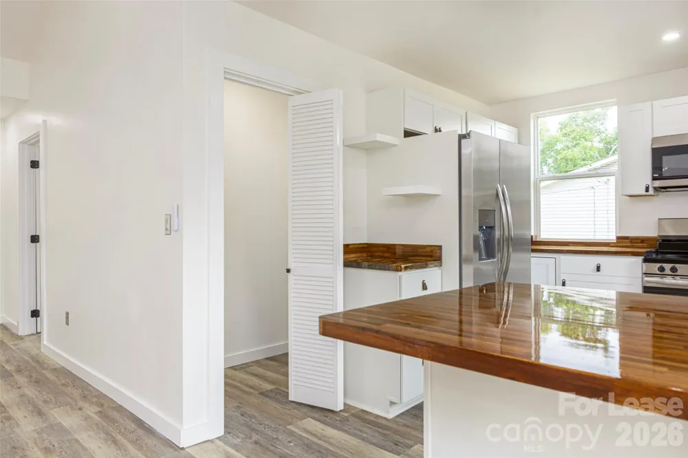 286 Berkeley Road Hendersonville, NC 28792