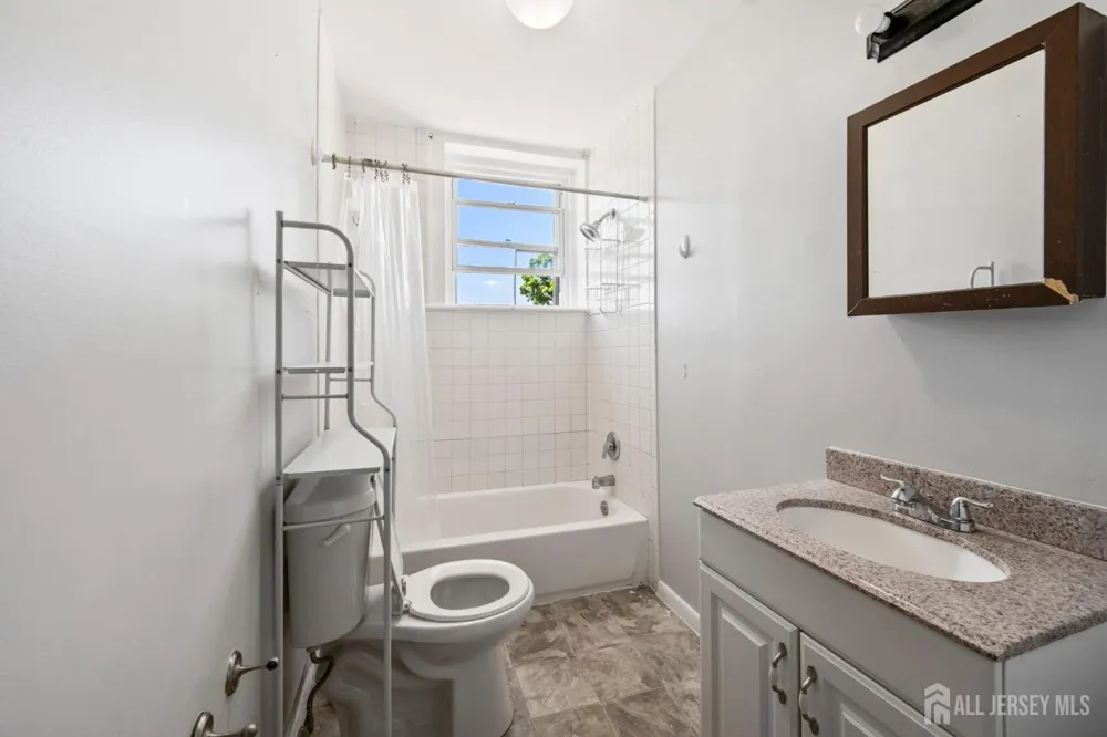 107 Macarthur Avenue #4B Sayreville, NJ 08872