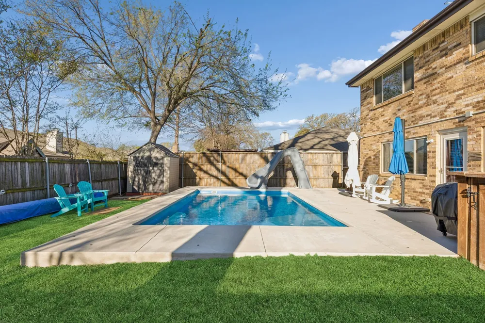 304 Lark Lane Euless, TX 76039