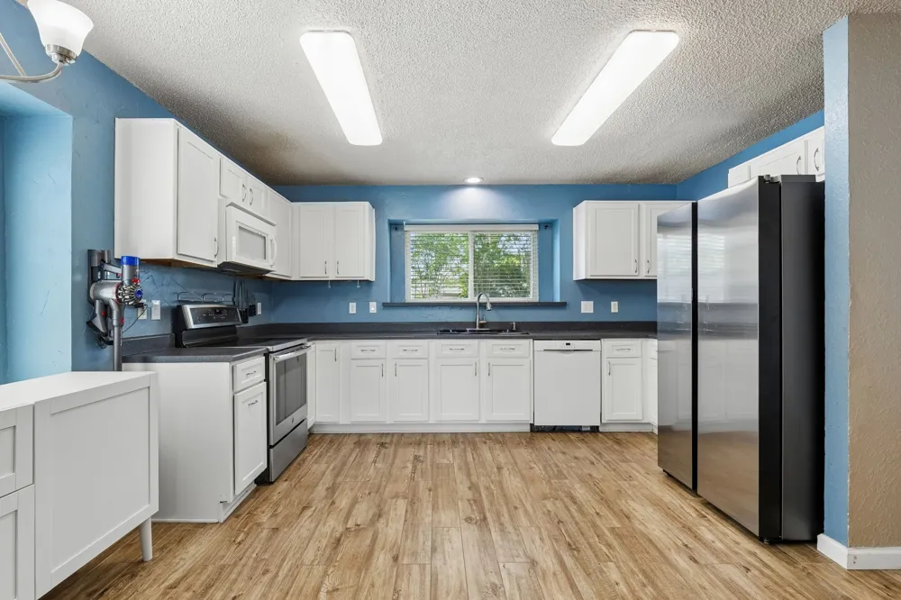 304 Lark Lane Euless, TX 76039