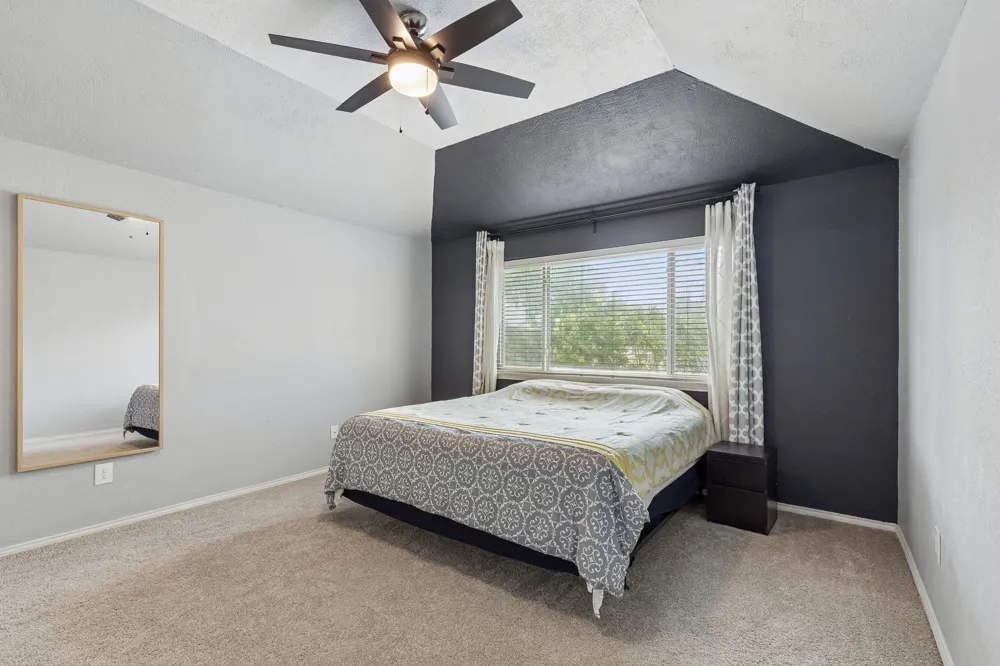 304 Lark Lane Euless, TX 76039