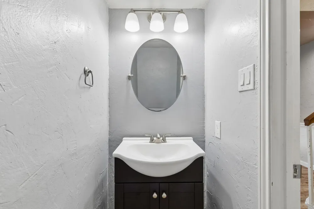 304 Lark Lane Euless, TX 76039