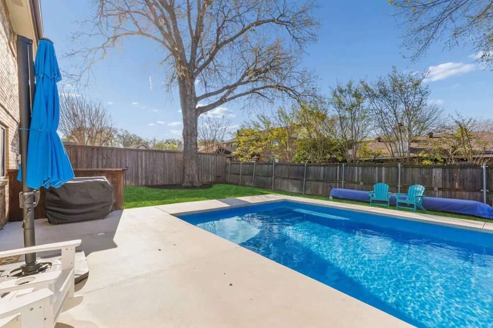 304 Lark Lane Euless, TX 76039