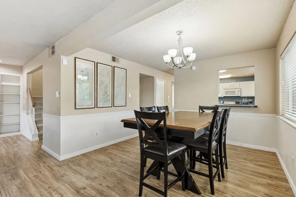 304 Lark Lane Euless, TX 76039