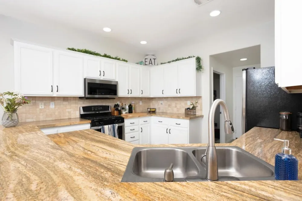 425 S Meadowbrook Dr #123 San Diego, CA 92114
