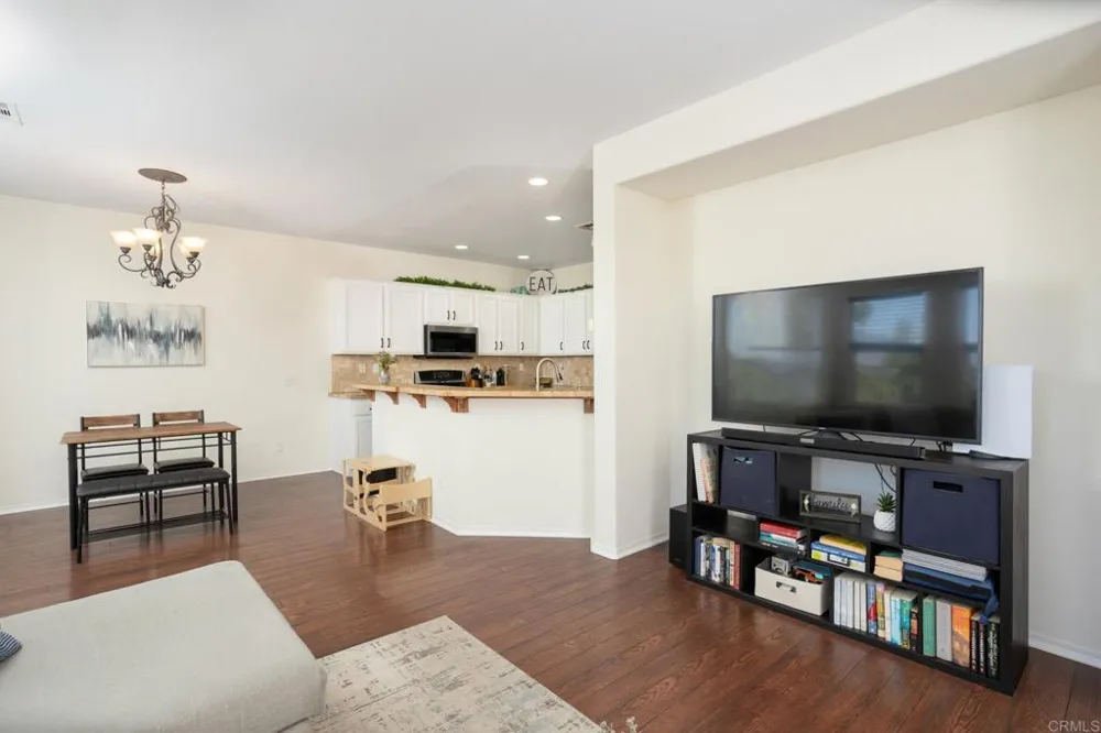 425 S Meadowbrook Dr #123 San Diego, CA 92114
