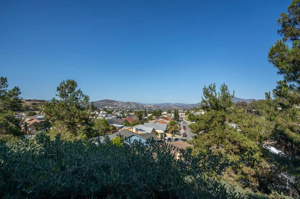 425 S Meadowbrook Dr #123 San Diego, CA 92114