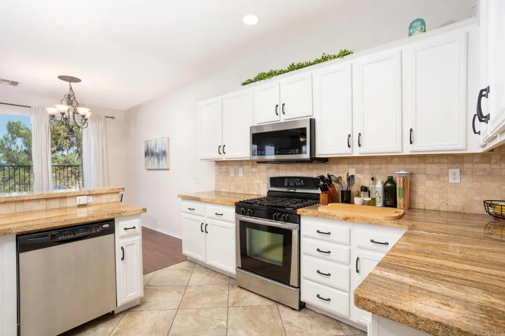 425 S Meadowbrook Dr #123 San Diego, CA 92114
