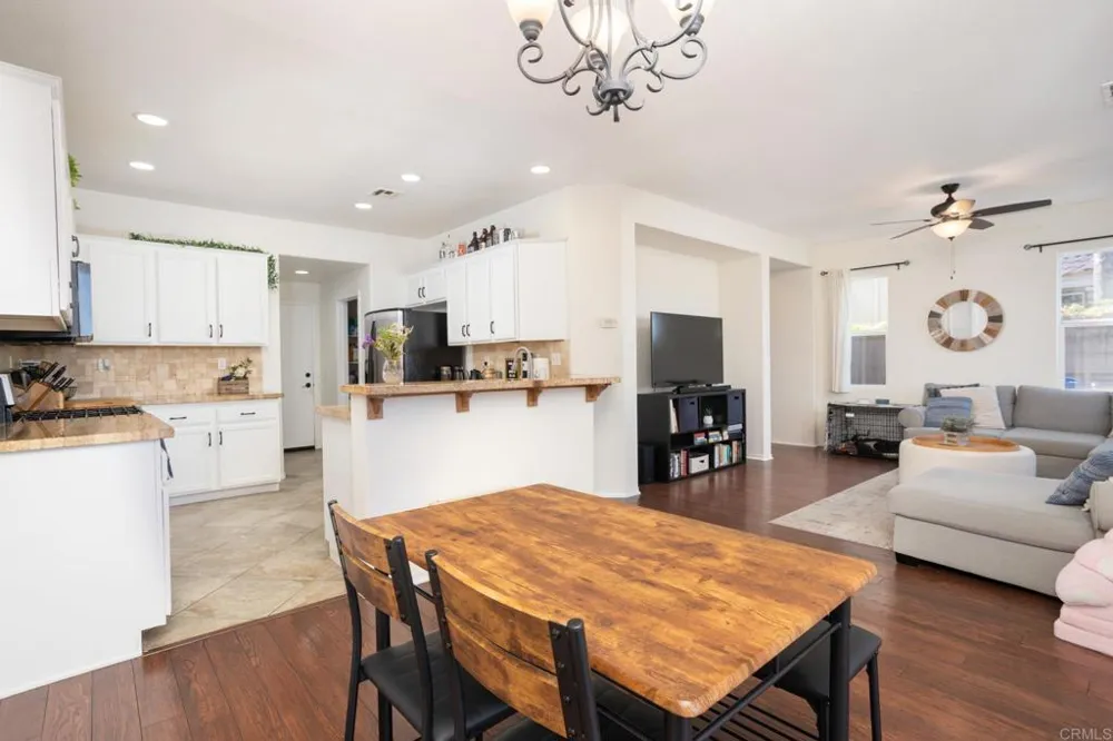 425 S Meadowbrook Dr #123 San Diego, CA 92114