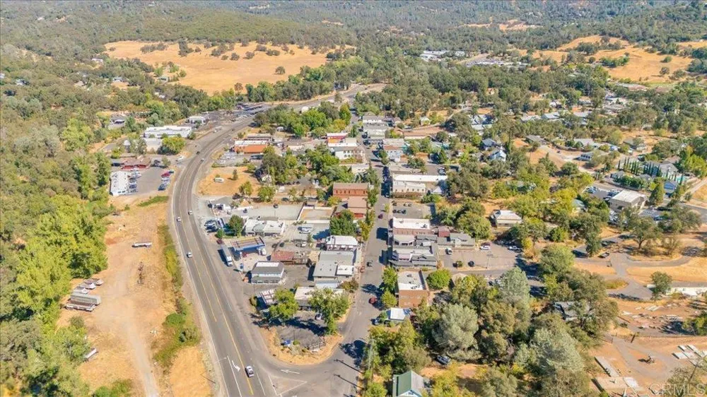 10559 Jim Brady Road Jamestown, CA 95327
