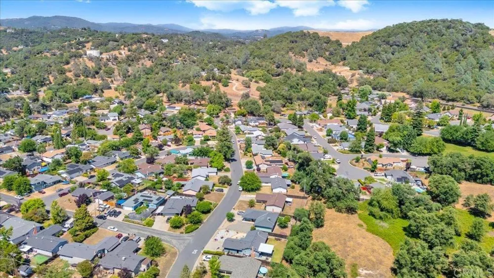 10559 Jim Brady Road Jamestown, CA 95327