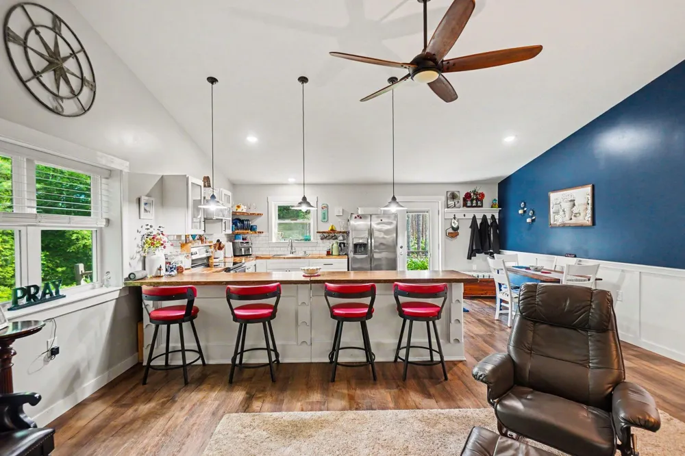 22032 Pine Valley Drive Tustin, MI 49688