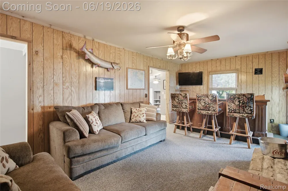21211 Ardmore Park Drive St Clair Shores City, MI 48081