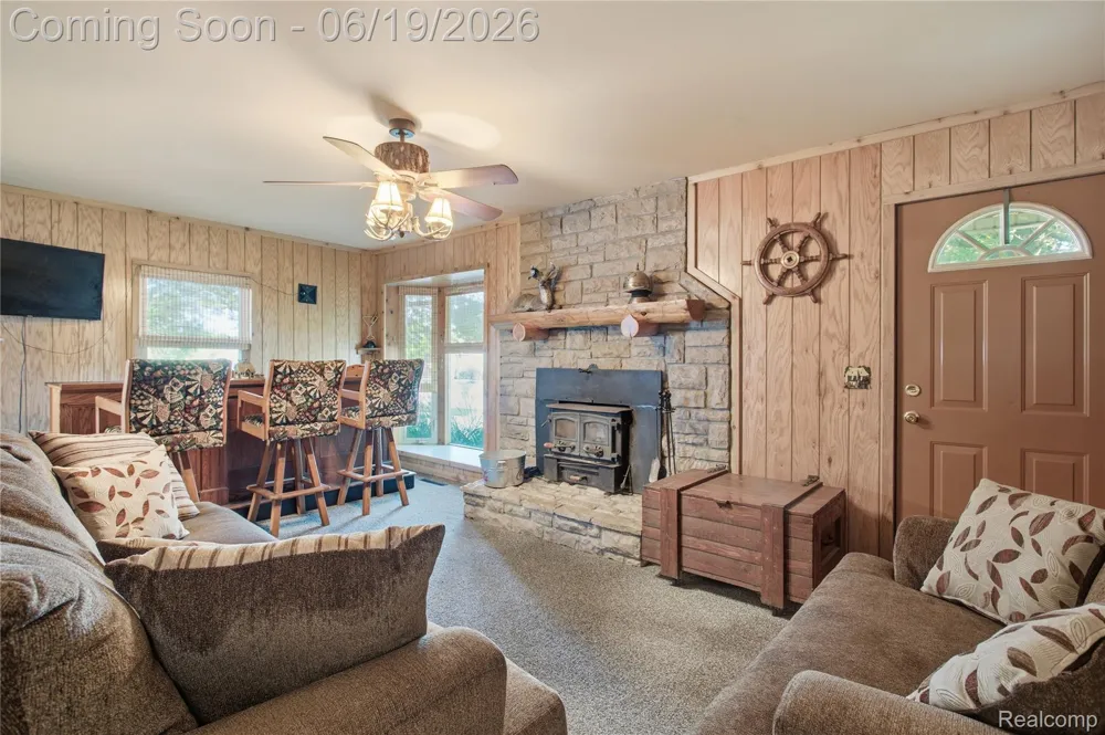 21211 Ardmore Park Drive St Clair Shores City, MI 48081
