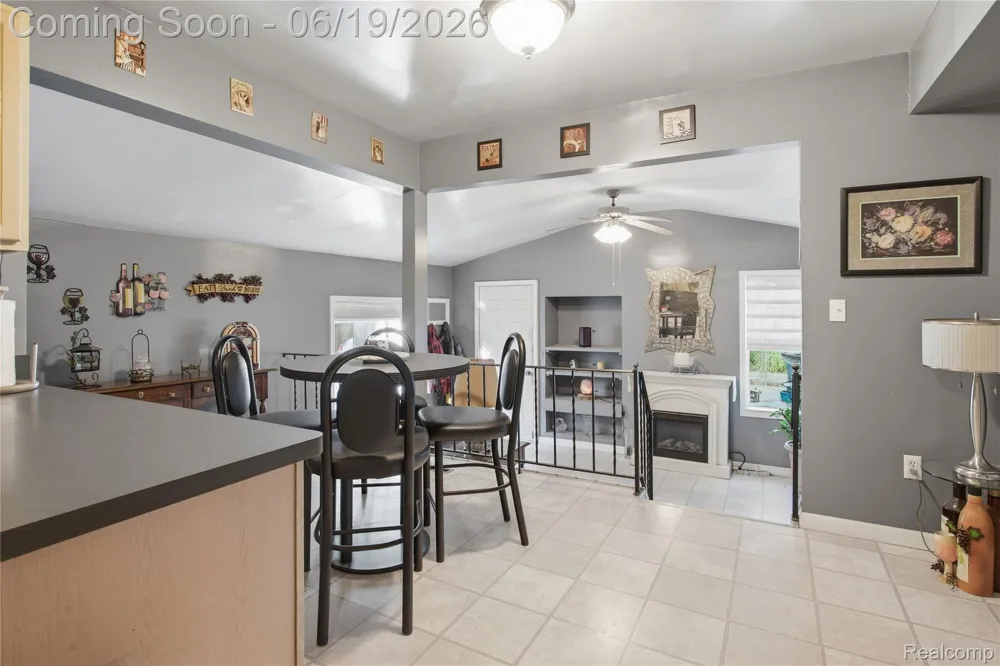 21211 Ardmore Park Drive St Clair Shores City, MI 48081