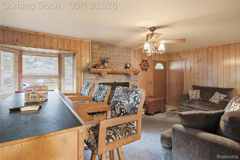 21211 Ardmore Park Drive St Clair Shores City, MI 48081