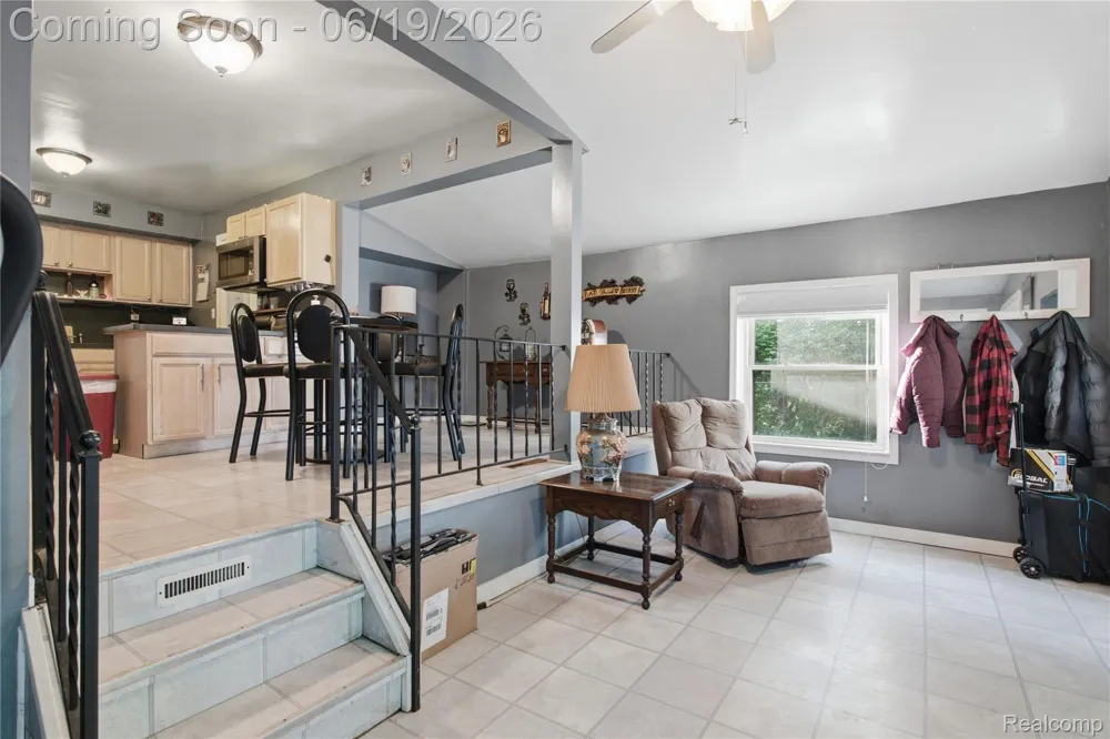 21211 Ardmore Park Drive St Clair Shores City, MI 48081