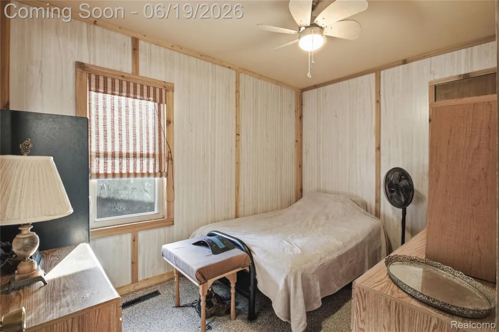 21211 Ardmore Park Drive St Clair Shores City, MI 48081
