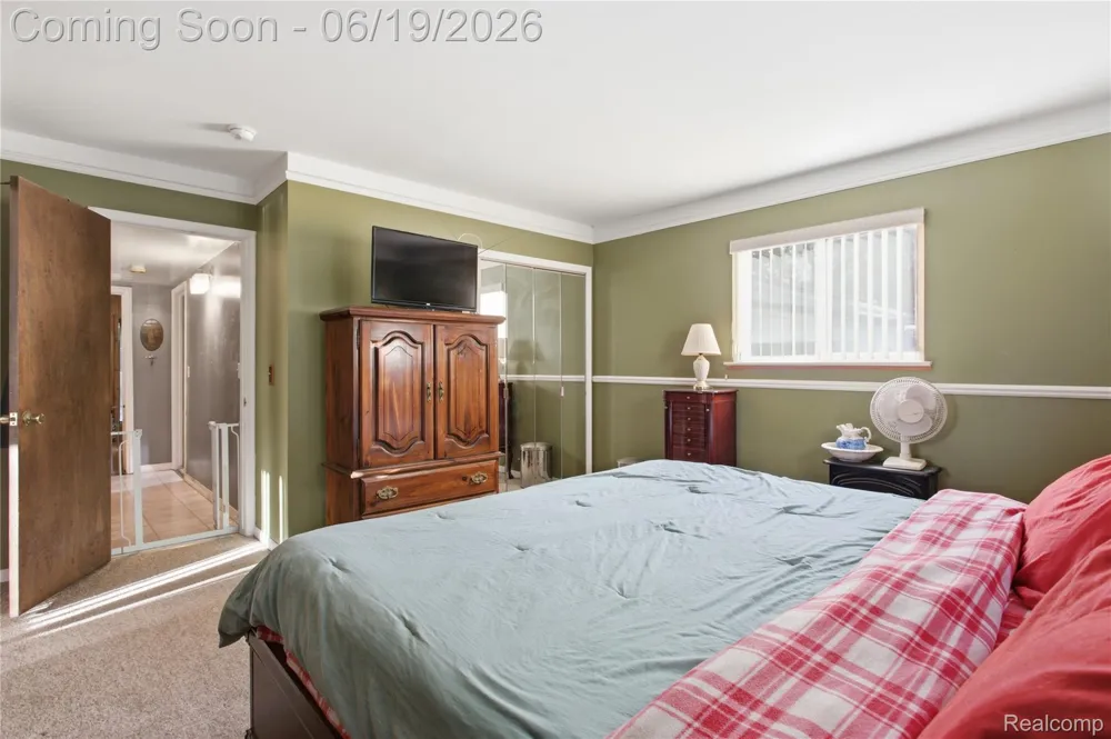 21211 Ardmore Park Drive St Clair Shores City, MI 48081