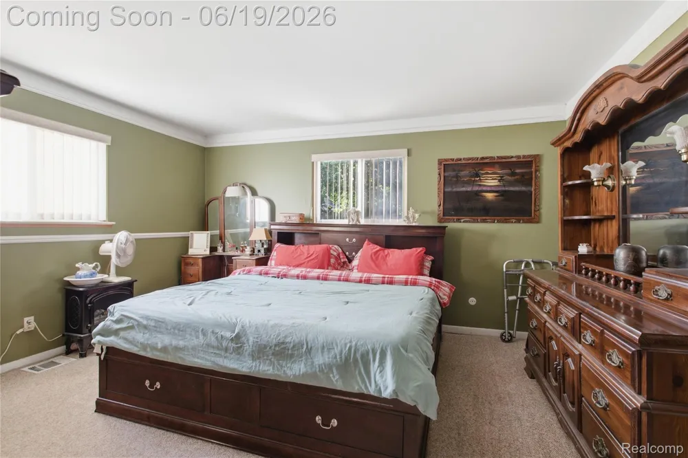 21211 Ardmore Park Drive St Clair Shores City, MI 48081