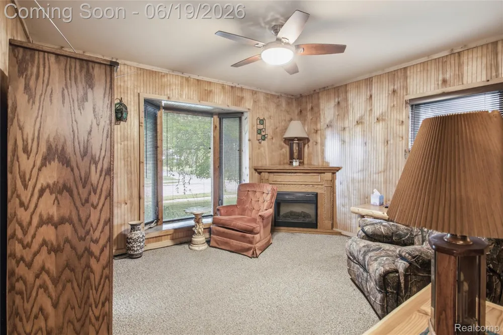 21211 Ardmore Park Drive St Clair Shores City, MI 48081