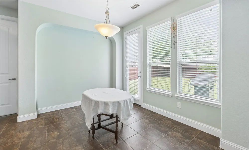 1374 Sandhurst Drive Roanoke, TX 76262
